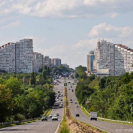 Appartement Vasile Alecsandri 60 Ap 49 à Chişinău Extérieur photo